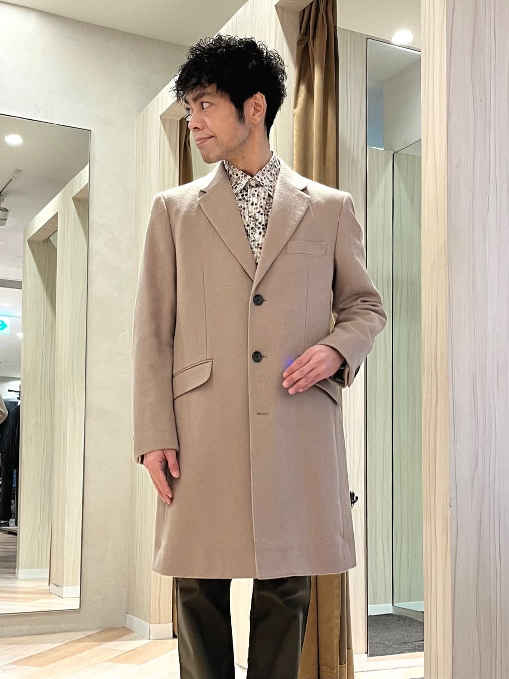 URAさんの「TAKEO KIKUCHI｜カシミヤブレンド ビーバー調チェスターコート」を使ったコーディネート