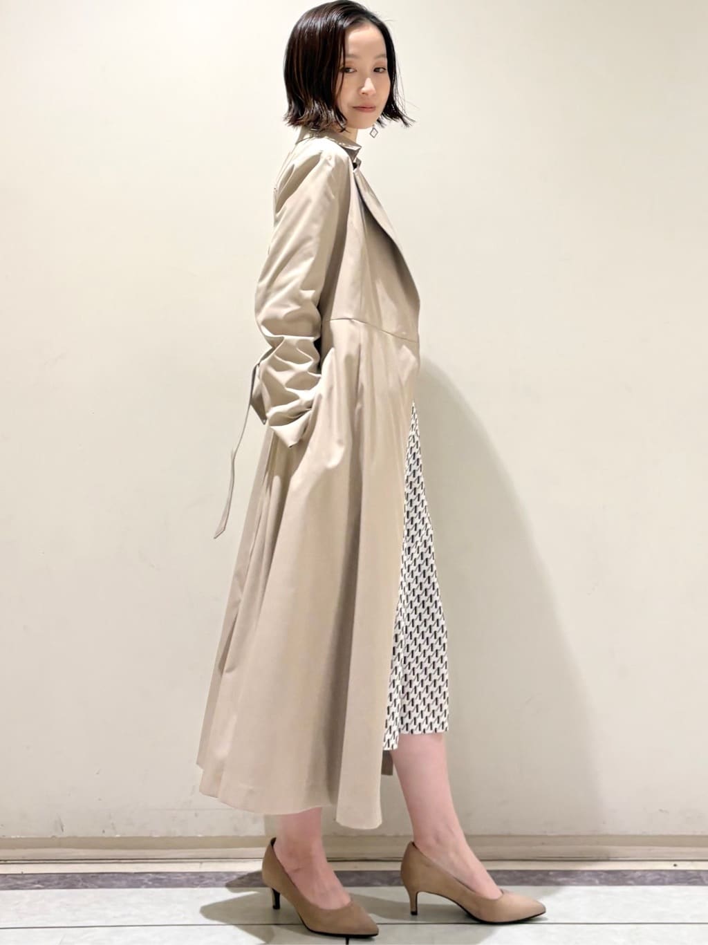 Takahashiさんの「COUP DE CHANCE｜【きれいめ羽織り】Aラインドレスコート」を使ったコーディネート