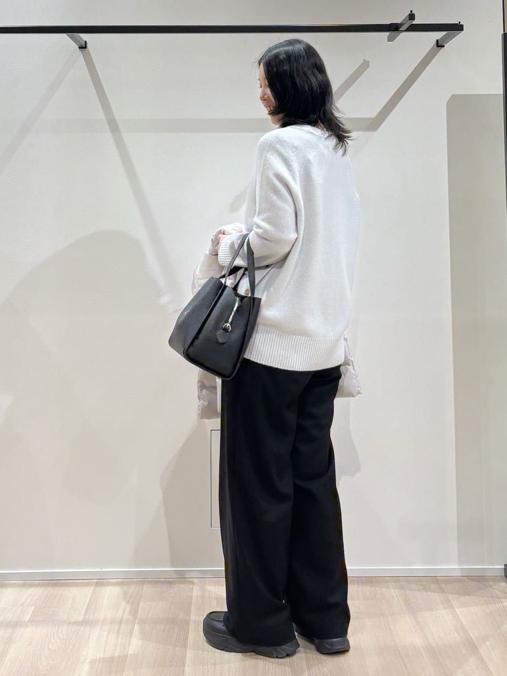 yさんの「UNTITLED｜【はっ水機能/フード取り外し可】ミディダウンコート」を使ったコーディネート