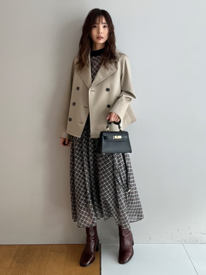 misaさんの「DRESSTERIOR｜【ウォッシャブル/撥水素材】Aラインショートトレンチジャケット」を使ったコーディネート