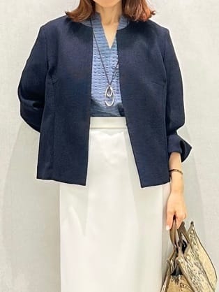 Miwaさんの「UNTITLED｜【吸水速乾/ストレッチ/Vネック】フォルムスリーブ ブラウス」を使ったコーディネート