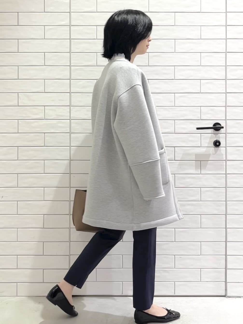 しおりさんの「OPAQUE.CLIP｜リバーシブル配色ノーカラーコート【洗濯機OK】」を使ったコーディネート