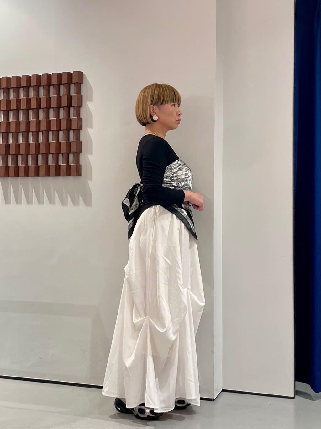 KOUさんの「INDIVI｜バックオープンリブ長袖Tシャツ」を使ったコーディネート