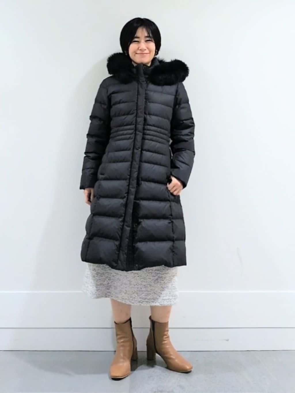 ミズタさんの「UNTITLED｜【はっ水機能/フード取り外し可/防寒】ロングダウンコート」を使ったコーディネート