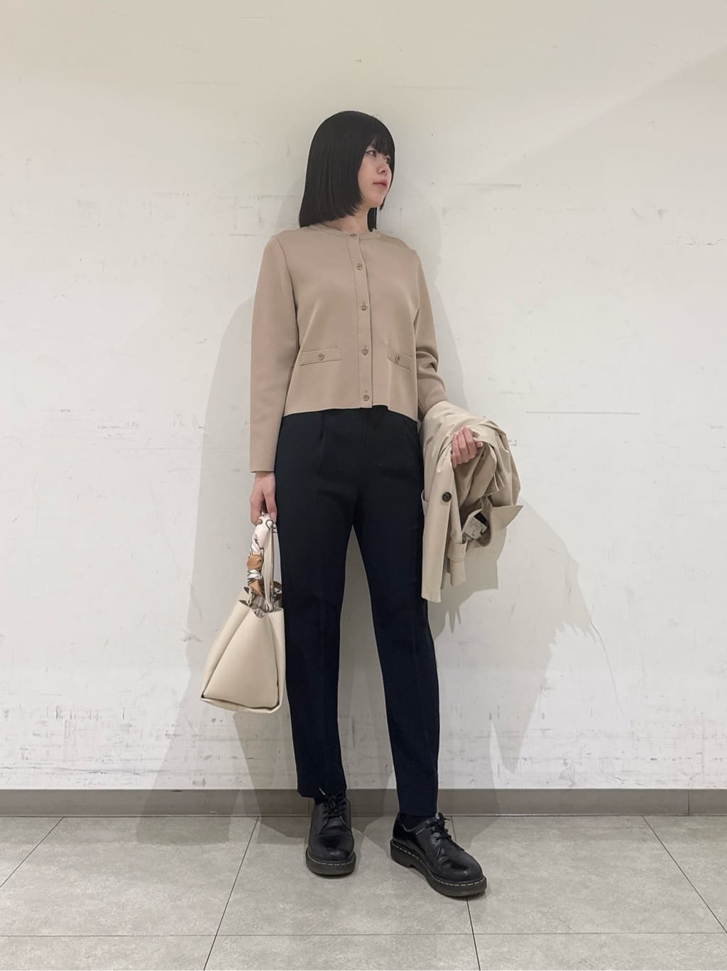 rinaさんの「INDIVI｜【洗える／SETUP可能】メタルボタンニットジャケット風カーディガン」を使ったコーディネート