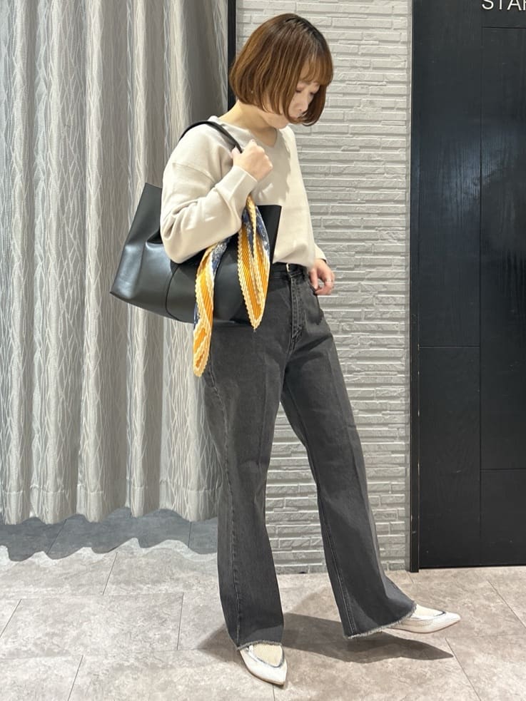 ga_riさんの「THE SHOP TK｜【S-XLサイズ/上品見えが叶う】Vネックニット/洗濯機OK」を使ったコーディネート