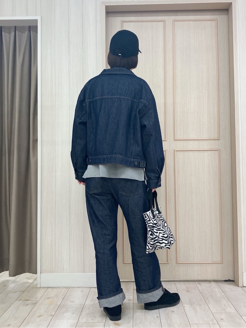 Turnerさんの「SHOO･LA･RUE｜【SHOO・LA・RUE DENIM】羽織るだけでこなれる　オーバーサイズデニムジャケット」を使ったコーディネート