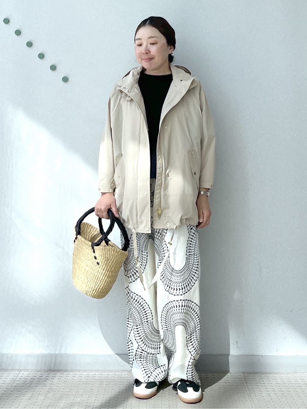Soeさんの「DRESSTERIOR｜COGTHEBIGSMOKE（コグザビッグスモーク）JEMMA Tシャツ」を使ったコーディネート