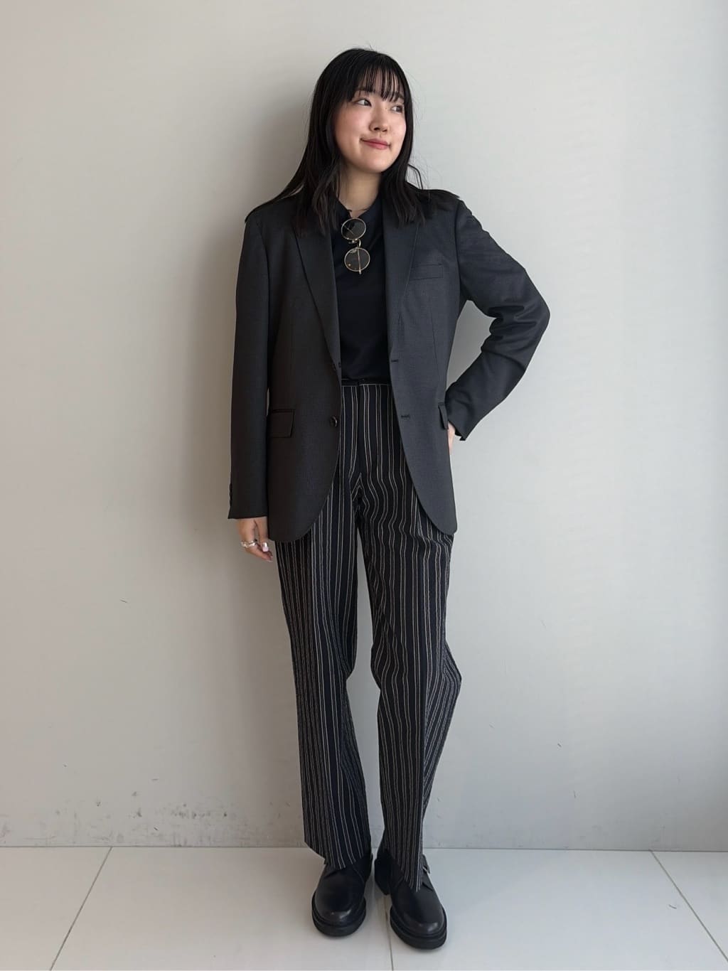 Akutagawaさんの「TAKEO KIKUCHI｜ワンストローク刺繍 半袖 Tシャツ」を使ったコーディネート