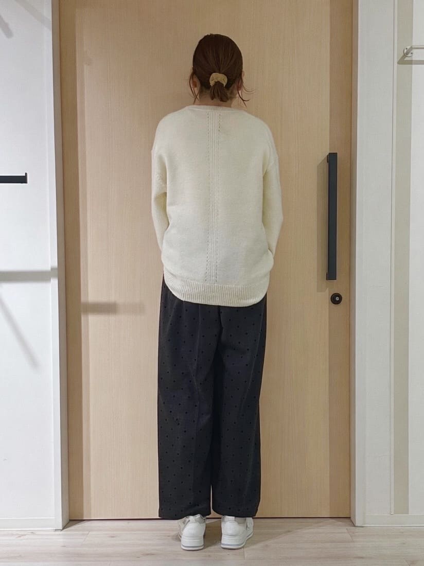 funafunaさんの「SHOO･LA･RUE｜【S-LL】きれい見えも叶う フロッキードットワイドパンツ」を使ったコーディネート