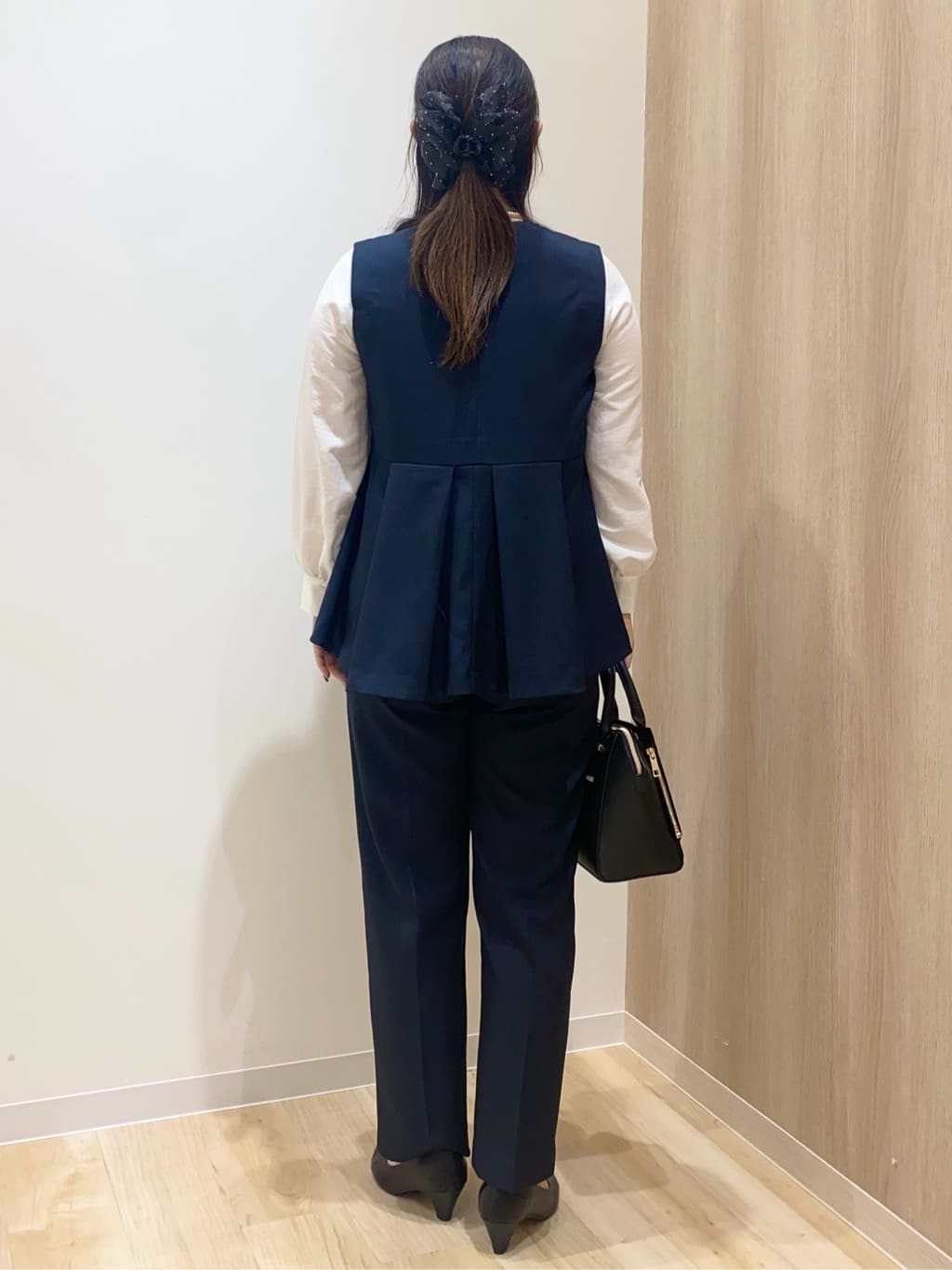 HANAさんの「grove｜【マシンウォッシュ/防シワ】袖ドッキングペプラムブラウス【着回しカセット】」を使ったコーディネート