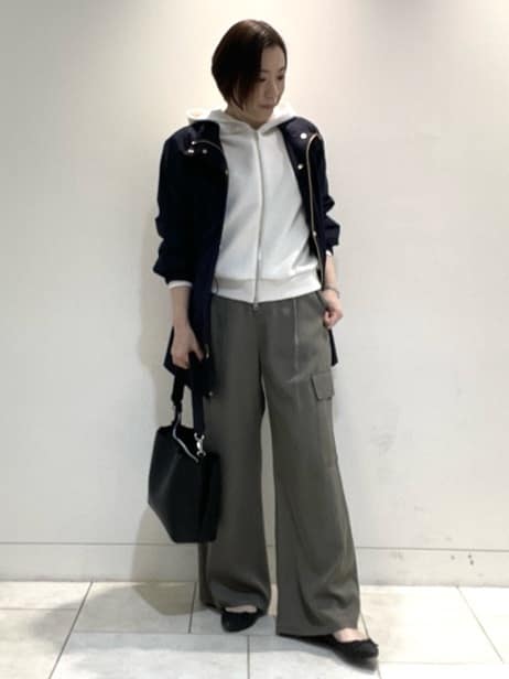 フミさんの「Reflect｜【撥水】ストレッチタフタミドル丈スタンドカラーコート」を使ったコーディネート