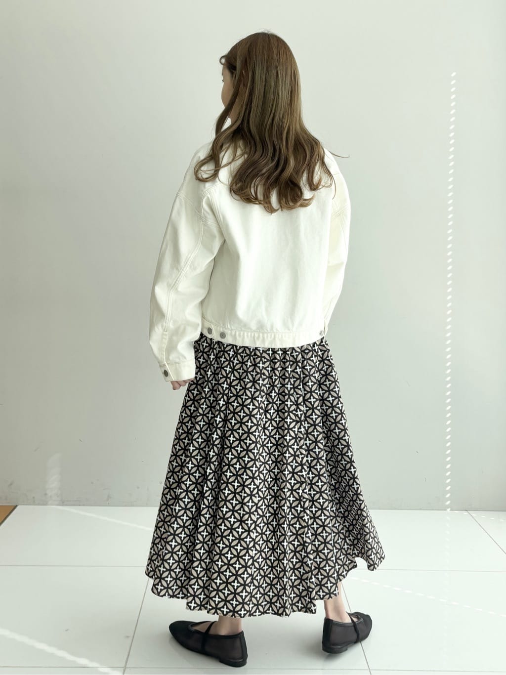 清水夏姫さんの「DRESSTERIOR｜【otonaMUSE5月号掲載/ウォッシャブル】オーバーラップサークル ノースリーブドレス」を使ったコーディネート