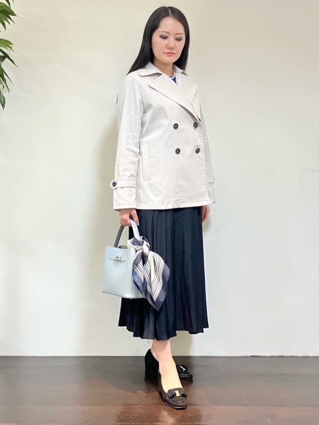 カレンさんの「UNTITLED｜【定番人気/はっ水/洗える】タスランショートトレンチコート」を使ったコーディネート
