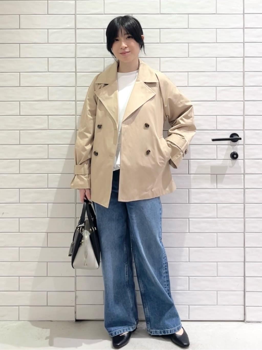 しおりさんの「OPAQUE.CLIP｜ミドルトレンチコート【洗濯機OK】」を使ったコーディネート