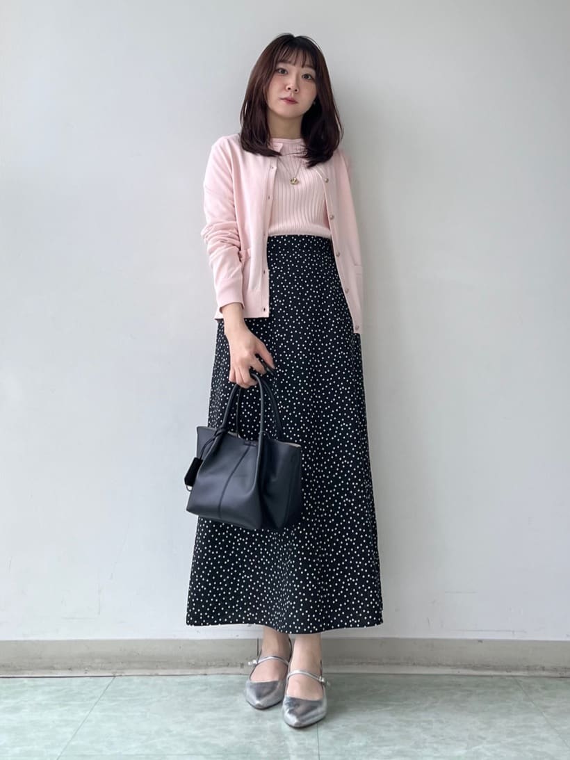 KAHOさんの「UNTITLED｜◆【アンサンブル可/洗える】クルーネックニットカーディガン」を使ったコーディネート