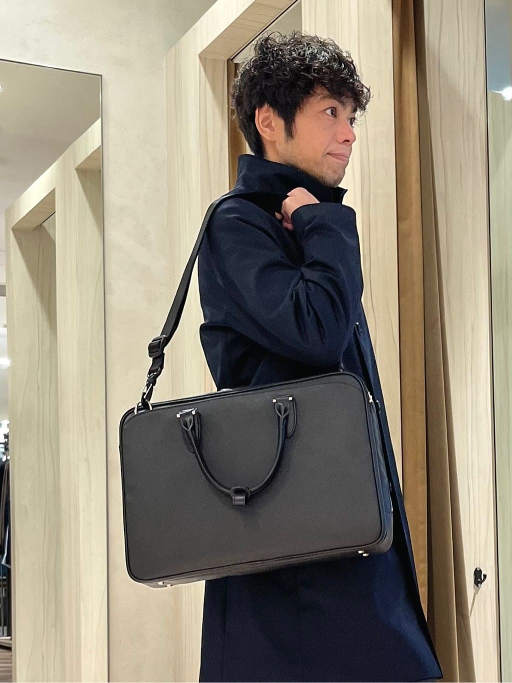 URAさんの「TAKEO KIKUCHI｜撥水ツイル スタンドカラー コート」を使ったコーディネート