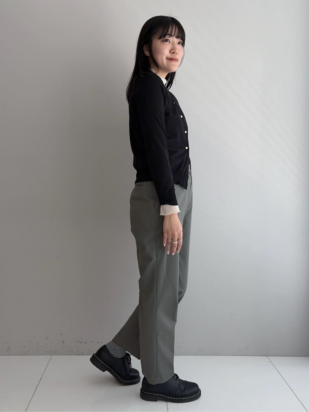 Akutagawaさんの「TAKEO KIKUCHI｜【LIMITED】ストレッチ チノパンツ」を使ったコーディネート