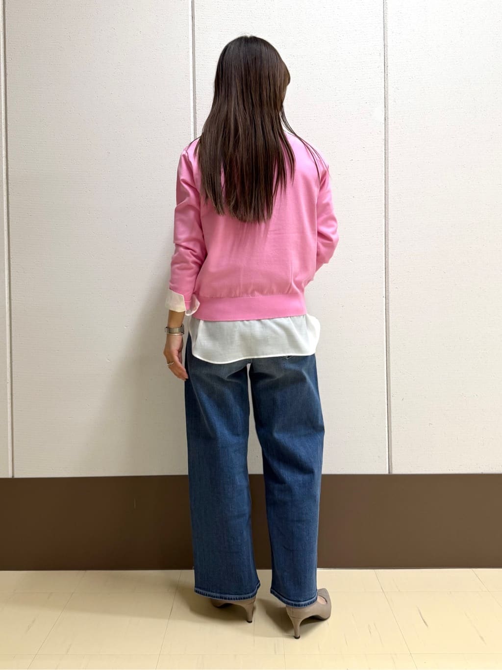 mamiさんの「INDIVI｜【洗える／アンサンブル可能】シンプルデザインニット」を使ったコーディネート