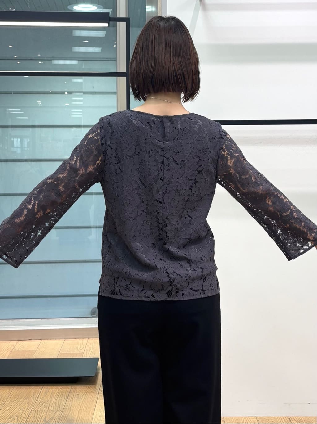 asamiさんの「INDIVI｜【褒められパンツ／ウール混】ウォームウール ワイドパンツ」を使ったコーディネート
