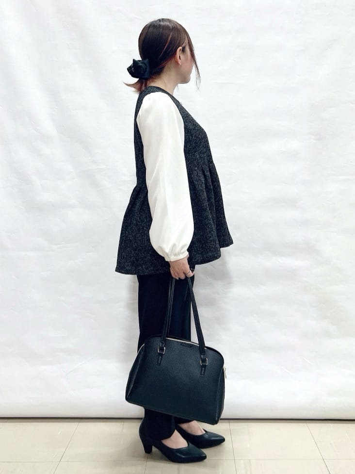 YUIさんの「SHOO･LA･RUE｜【軽量/2WAY】ロングハンドル ラウンドトートバッグ」を使ったコーディネート