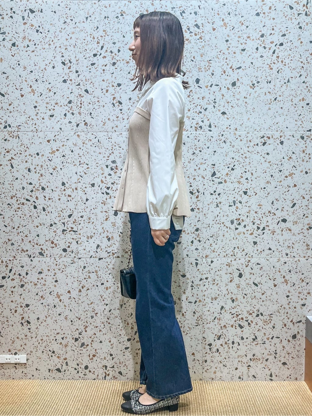 さくらさんの「OPAQUE.CLIP｜シャツドッキングペプラムニット【洗濯機OK】」を使ったコーディネート