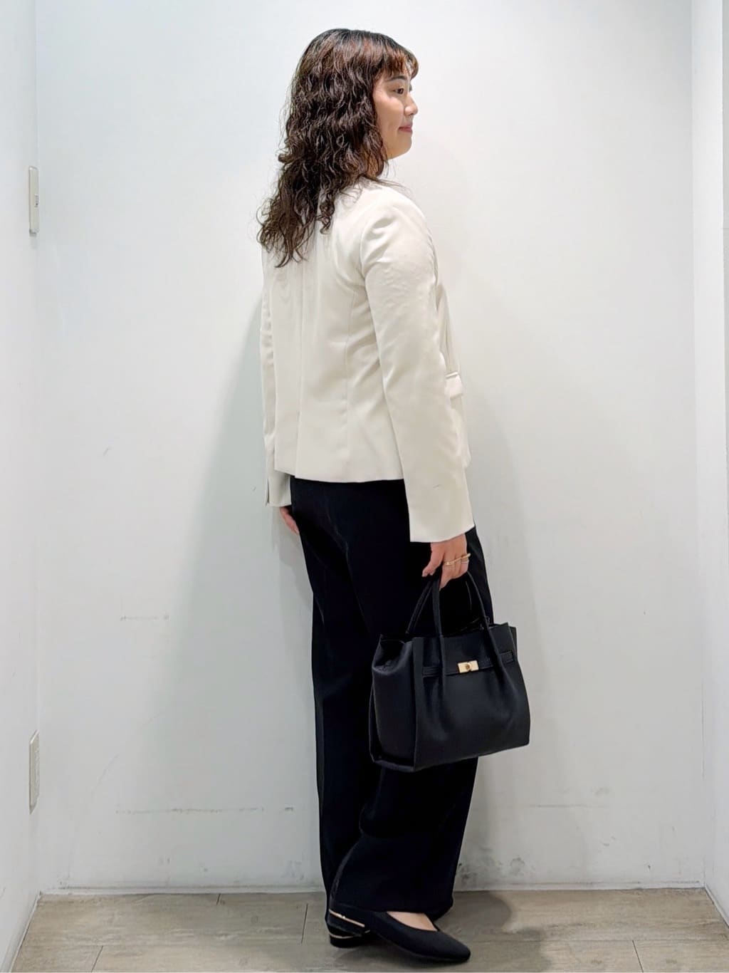 sumicaさんの「OPAQUE.CLIP｜《通勤／セットアップ対応》 パイピングVネックジャケット【洗濯機OK】」を使ったコーディネート