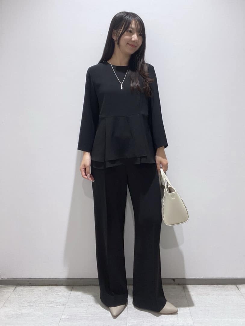 meiさんの「INDIVI｜【洗える／UVケア／SETUP可】着る日傘ペプラムブラウス」を使ったコーディネート