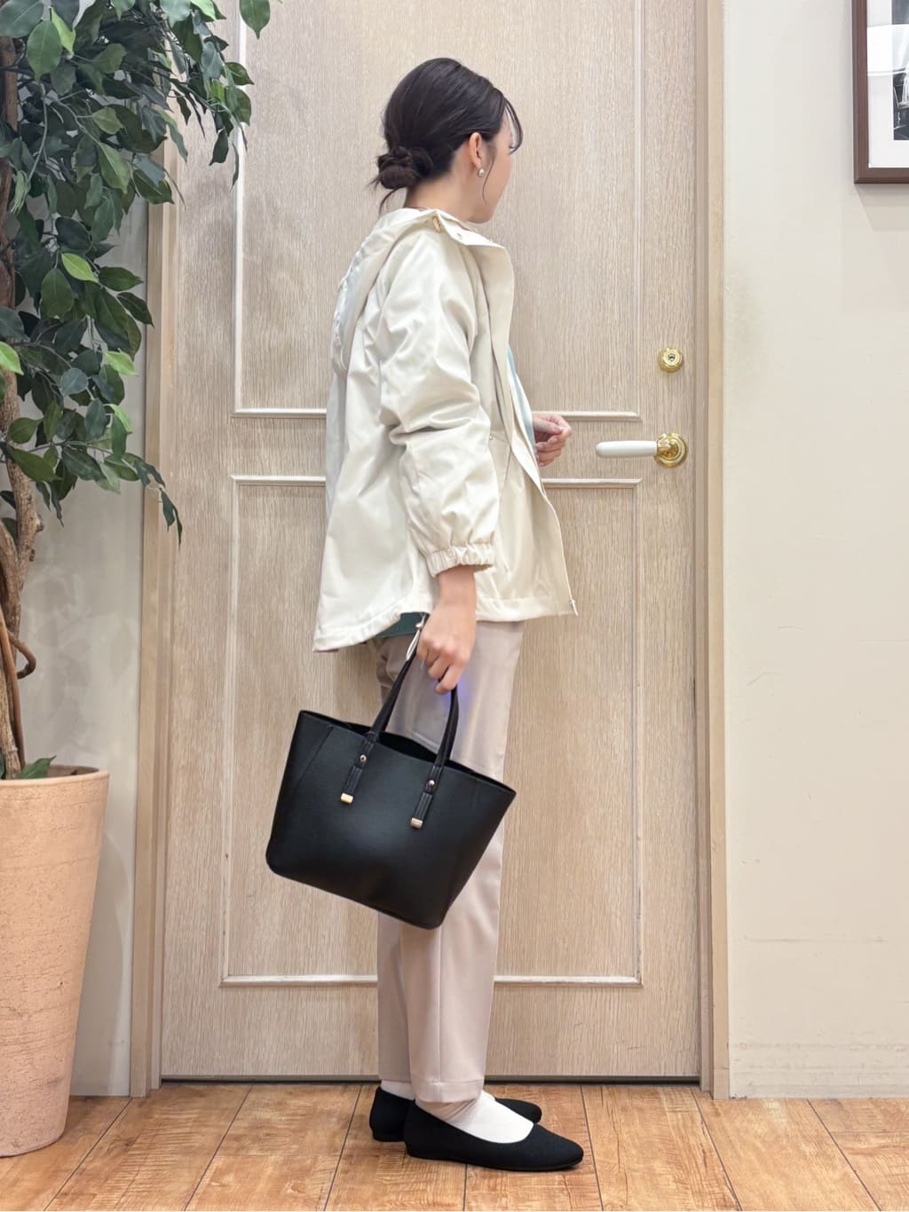 なみさんの「SHOO･LA･RUE｜【洗濯機可/セットアップ可】さりげないラメ使いで差をつける クルーネックニット」を使ったコーディネート