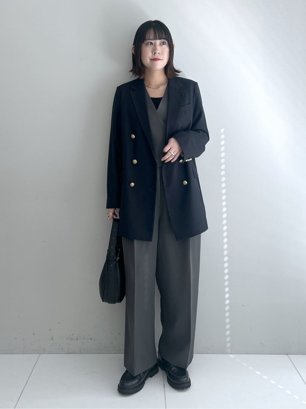 Hirokaさんの「Dessin｜【洗える】セットアップ風ジレオールインワン」を使ったコーディネート