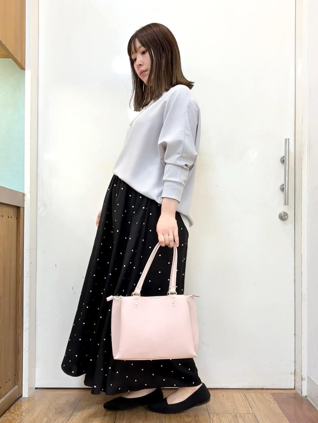 だいわさんの「SHOO･LA･RUE｜【着丈選べる/体型カバー/洗濯機可】さらさらとろん ドルマンブラウス」を使ったコーディネート