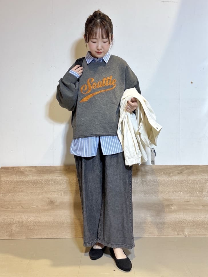 るねさんの「SHOO･LA･RUE｜【防花粉/S-LL】ウエストマークですっきり見え　軽やかスタンドブルゾン」を使ったコーディネート
