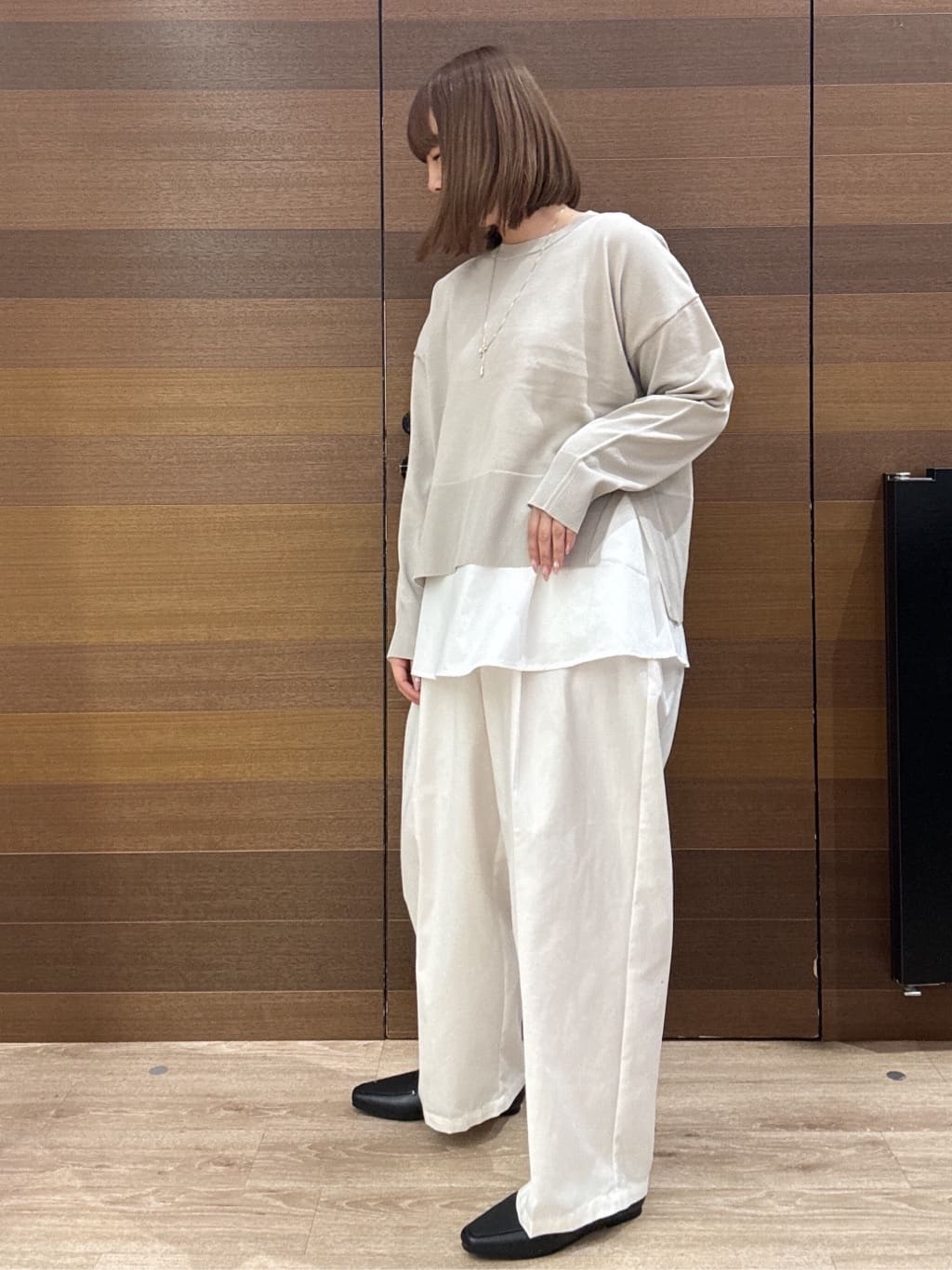 yumeさんの「OPAQUE.CLIP｜《ツインセット》ワイドニット&times;裾フレアタンクトップ【洗濯機OK】」を使ったコーディネート
