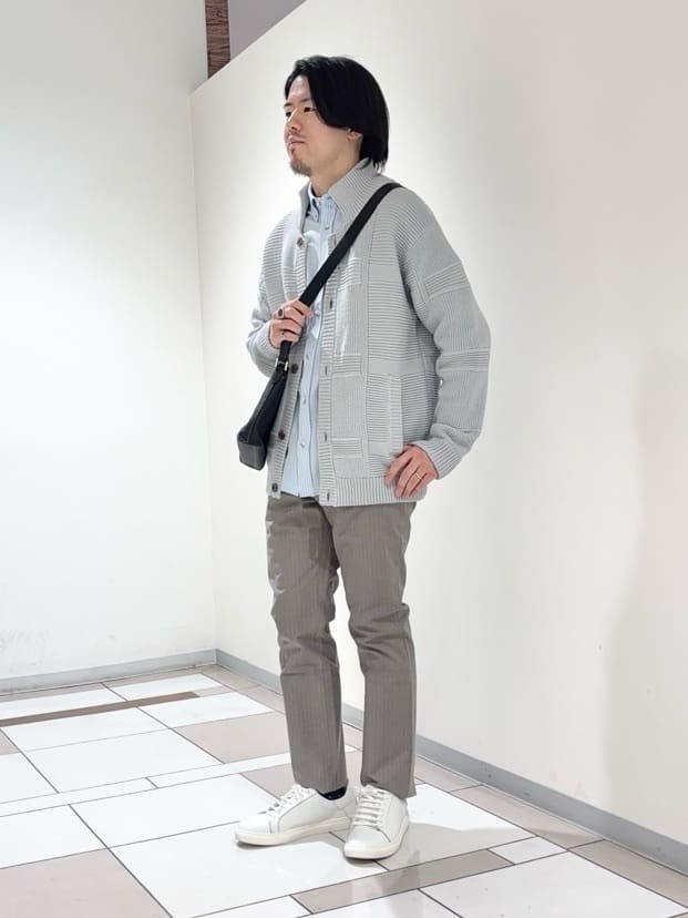 及川さんの「TAKEO KIKUCHI｜畦編みチェック ニットカーディガン」を使ったコーディネート