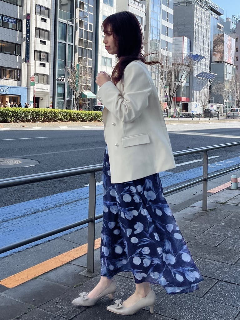 はばさんの「Couture brooch｜【洗える・ハレの日・通勤】配色 細リボンタイ ブラウス」を使ったコーディネート