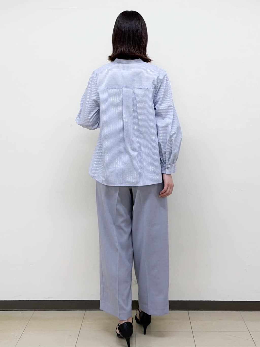yurinaさんの「index｜フリルキーネックシャツ【洗濯機OK／イージーアイロン／防シワ】《XS～LL／7col》」を使ったコーディネート