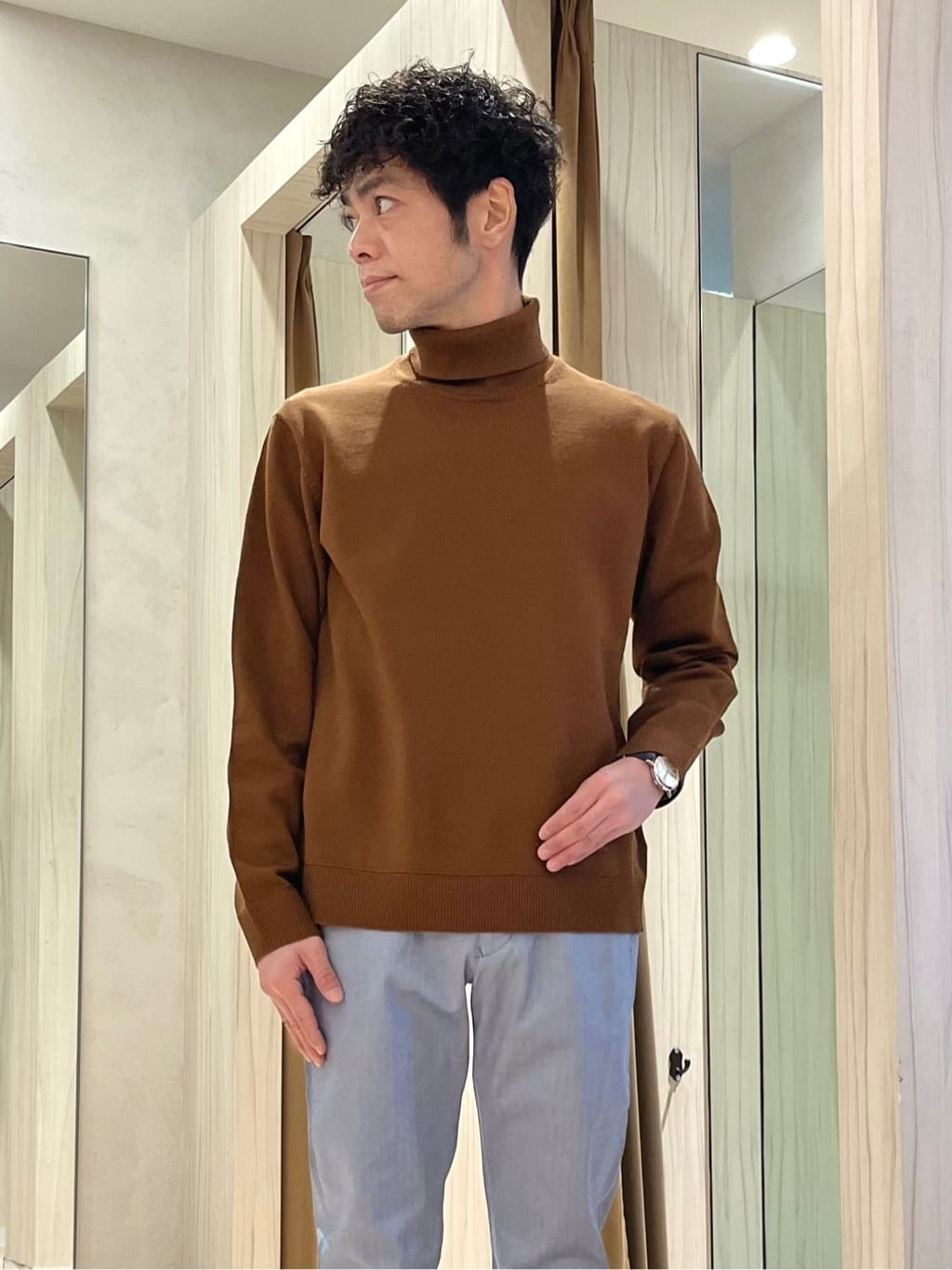URAさんの「TAKEO KIKUCHI｜アンチピリング タートルネック ニット」を使ったコーディネート
