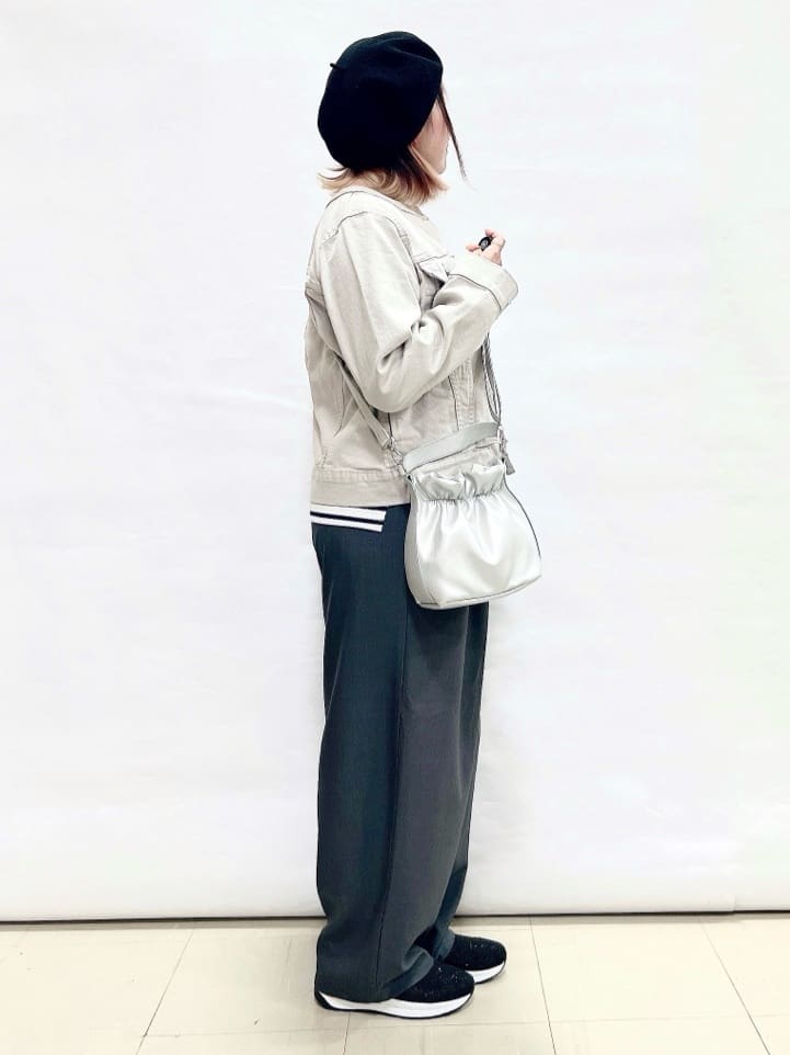 YUIさんの「SHOO･LA･RUE｜口元ギャザーミニショルダーバッグ」を使ったコーディネート