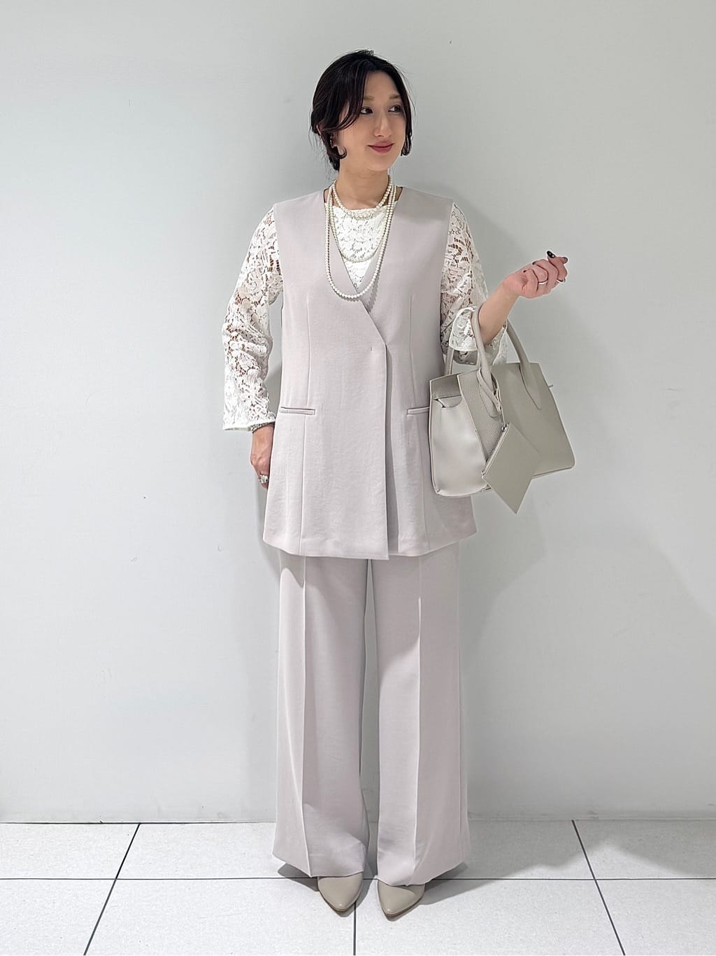 そんさんの「INDIVI｜【洗える／多機能／SETUP可】着る日傘ジレジャケット」を使ったコーディネート