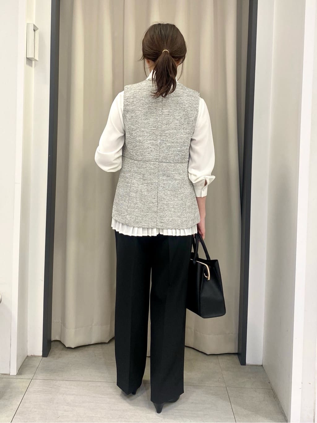 eguchiさんの「grove｜【マシンウォッシュ/防シワ/UVカット】裾プリーツ取り外しボウタイブラウス」を使ったコーディネート