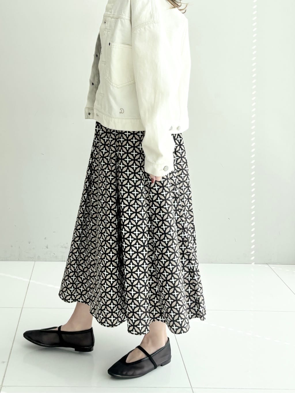 清水夏姫さんの「DRESSTERIOR｜【otonaMUSE5月号掲載/ウォッシャブル】オーバーラップサークル ノースリーブドレス」を使ったコーディネート
