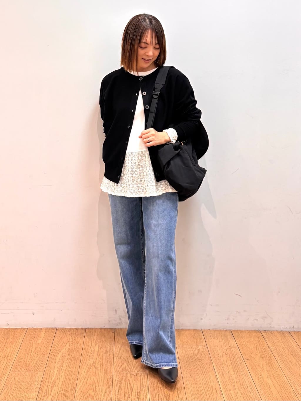 mikkoさんの「INDIVI｜【洗える／レイヤードにおすすめ】シャーリングレース ロングTシャツ」を使ったコーディネート