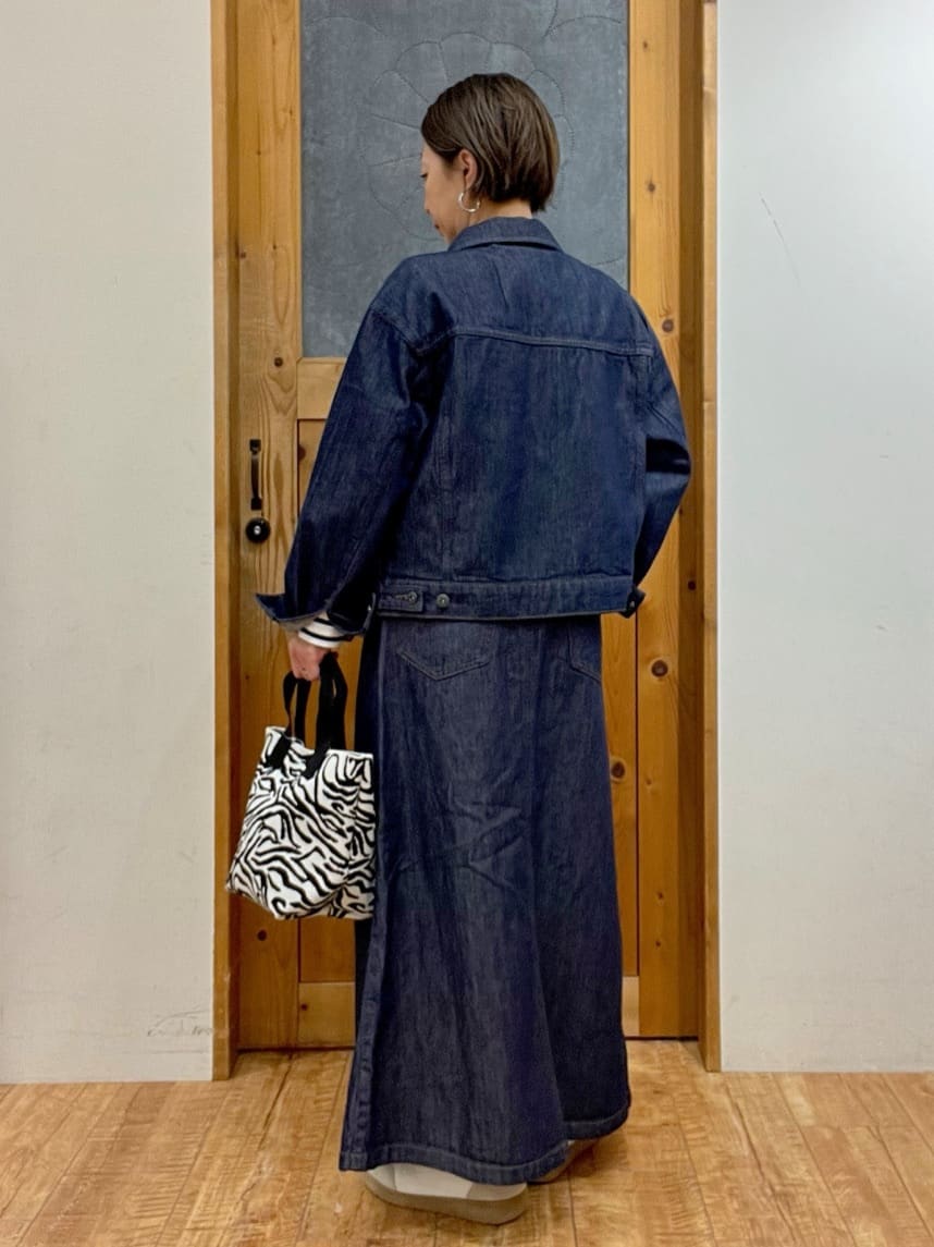 ゆみさんの「SHOO･LA･RUE｜【SHOO・LA・RUE DENIM】羽織るだけでこなれる　オーバーサイズデニムジャケット」を使ったコーディネート
