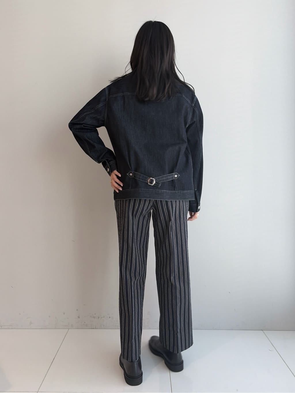 Akutagawaさんの「TAKEO KIKUCHI｜ワンストローク刺繍 半袖 Tシャツ」を使ったコーディネート