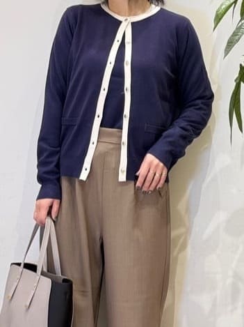 misakiさんの「SHOO･LA･RUE｜【洗濯機可/S-LL/アンサンブル可】すっきりと好印象 配色クルーネックニット」を使ったコーディネート