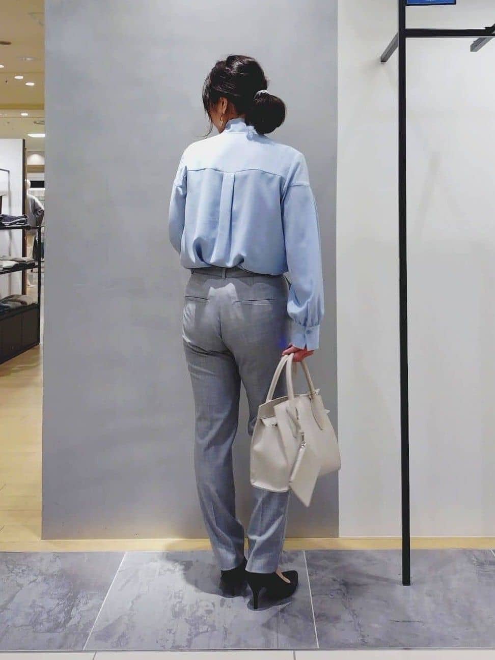 TOMOMIさんの「INDIVI｜【褒められパンツ/ウール混】スティックパンツ」を使ったコーディネート
