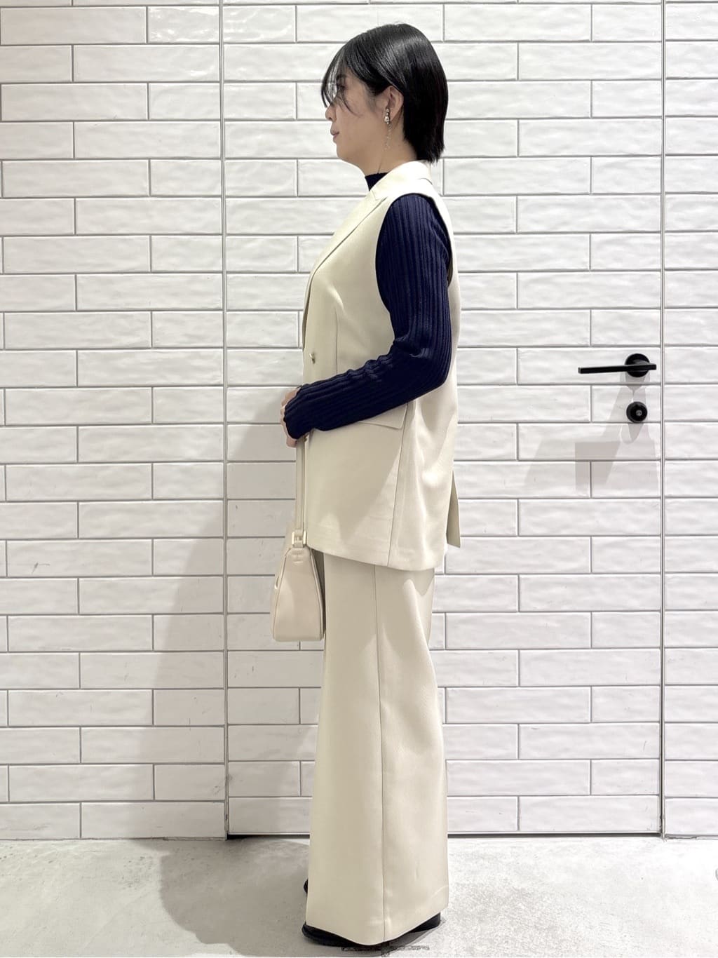 ayumiさんの「OPAQUE.CLIP｜金ボタンダブルブレストテーラードジレ／セットアップ対応【洗える】《S～LL》」を使ったコーディネート