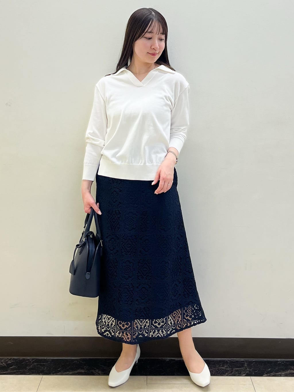 mikikoさんの「Reflect｜スキッパーネックニットプルオーバー」を使ったコーディネート