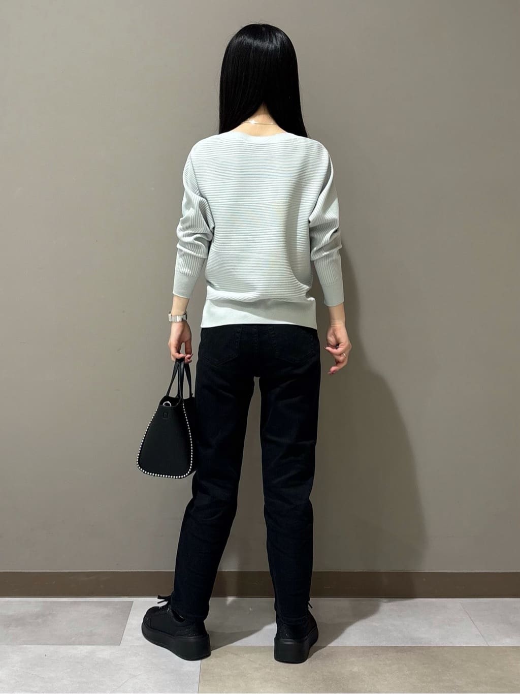 KEIKOさんの「INDIVI｜【撥水／軽量】ミニマル スタンドカラーコート」を使ったコーディネート