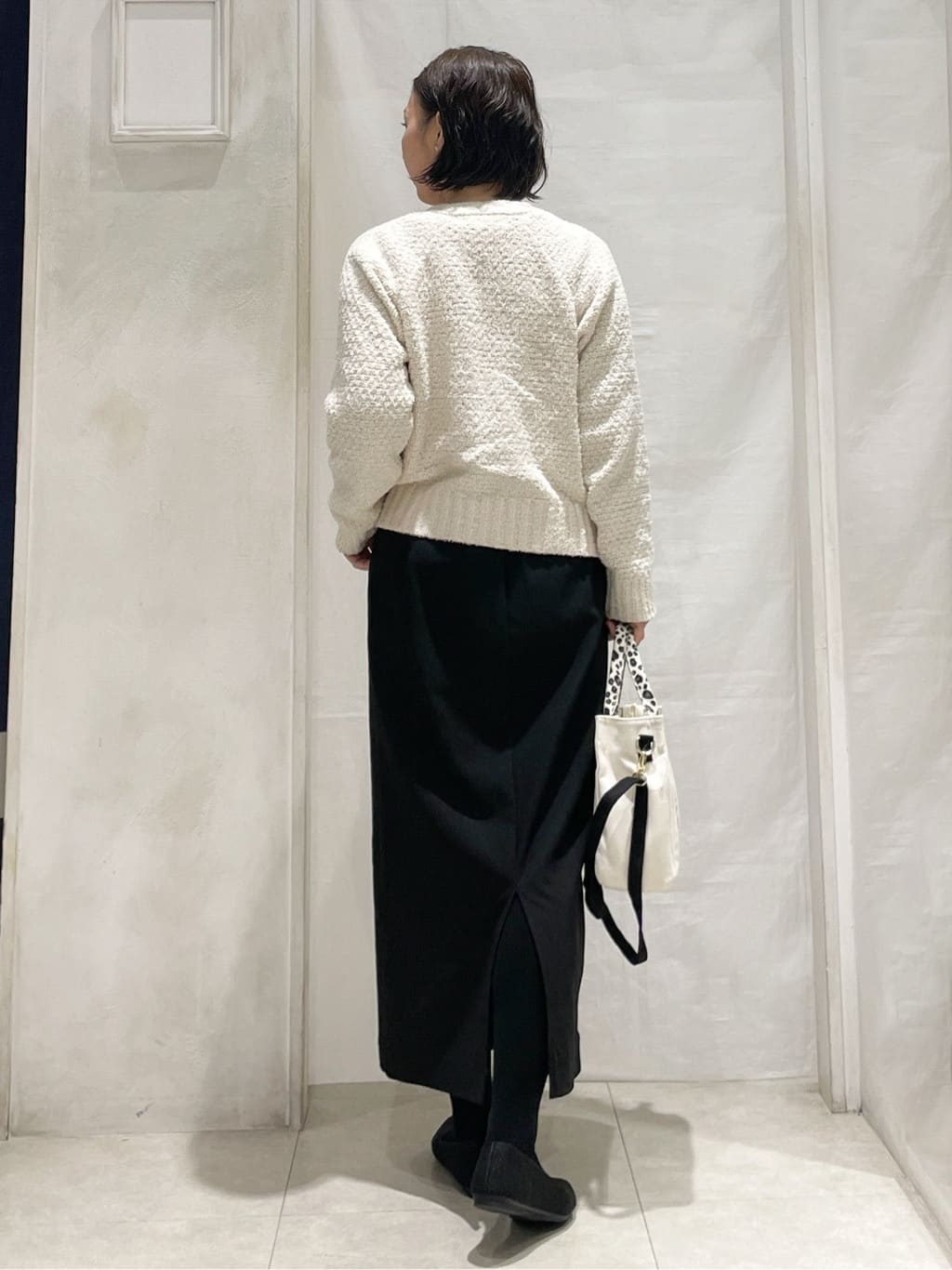hiroさんの「grove｜高評価！【洗える】リラックスして着たい、Vネックカーディガン」を使ったコーディネート